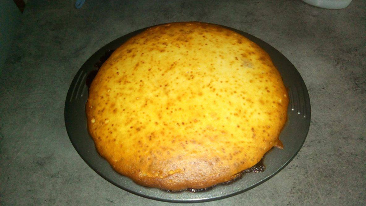 Tarta cu cirese si crema de branza