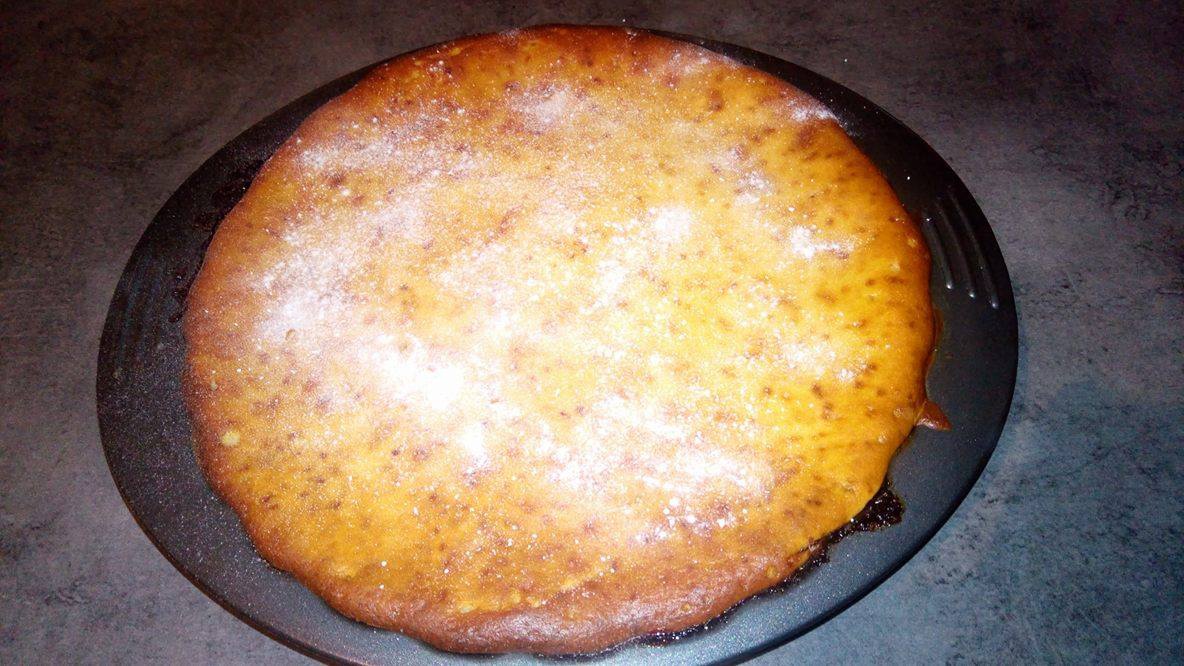 Tarta cu cirese si crema de branza