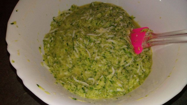 Rulada din dovlecei umpluta cu crema de branza