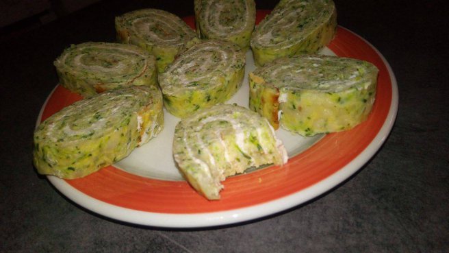 Rulada din dovlecei umpluta cu crema de branza