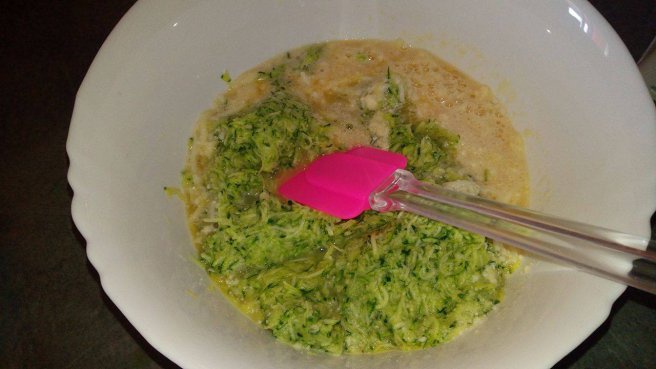 Rulada din dovlecei umpluta cu crema de branza