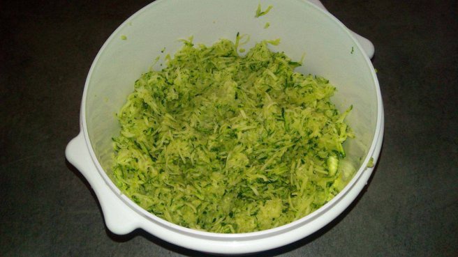 Rulada din dovlecei umpluta cu crema de branza