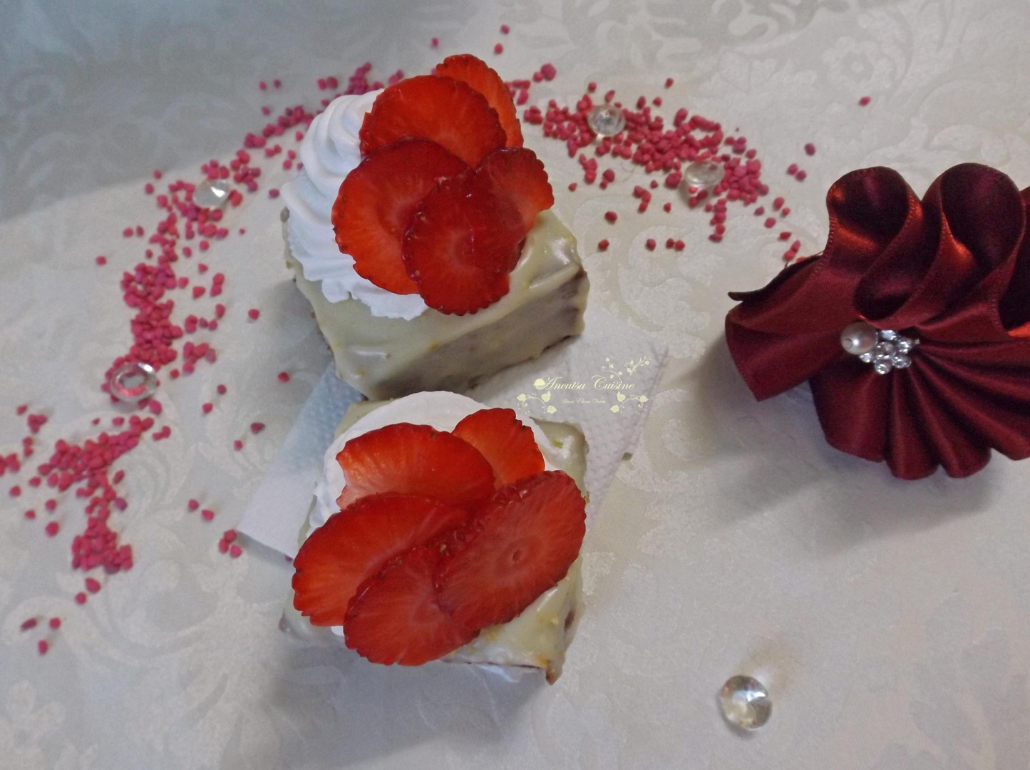 Maci cu vanilie si alune