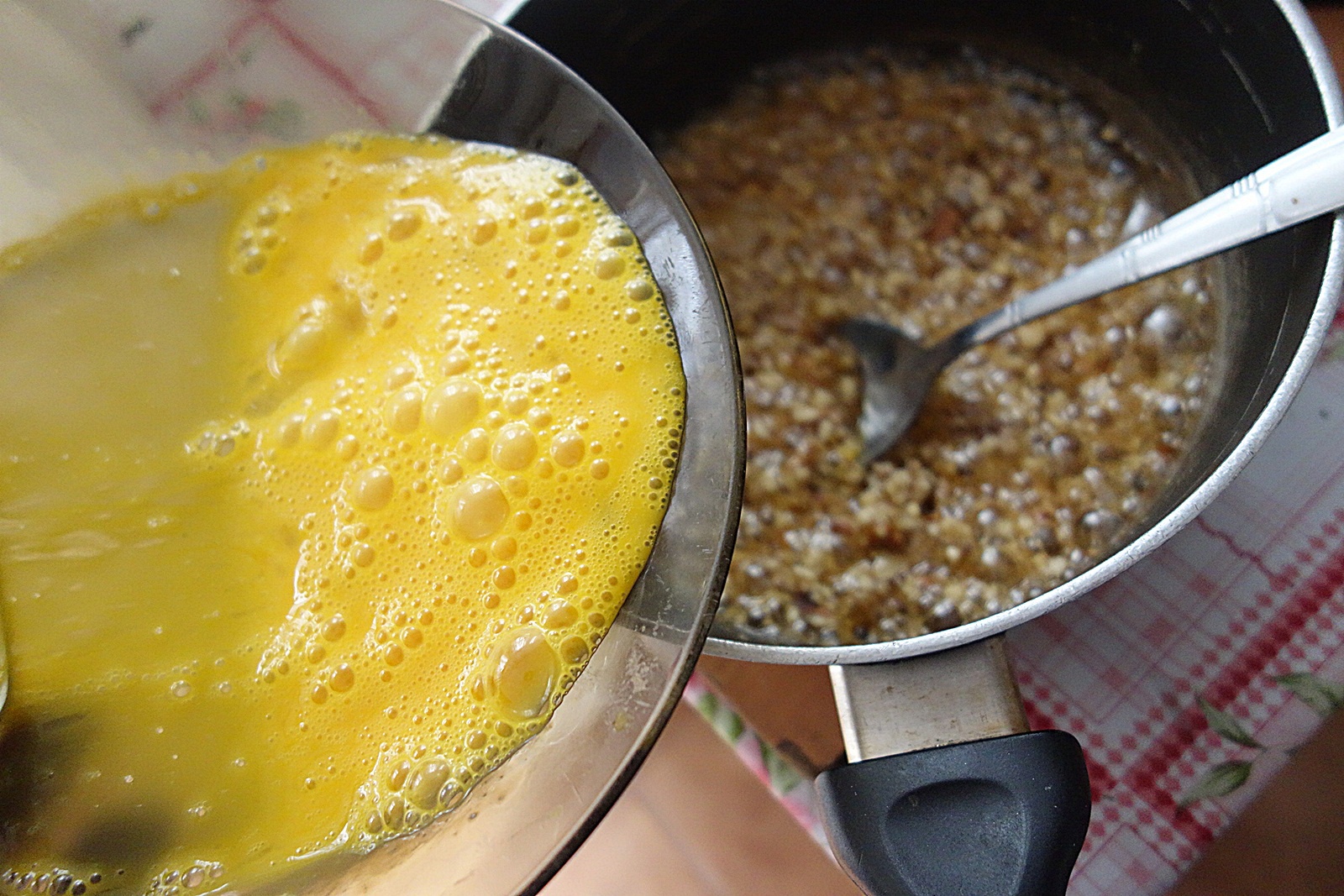 Samba cu crusta de nuci