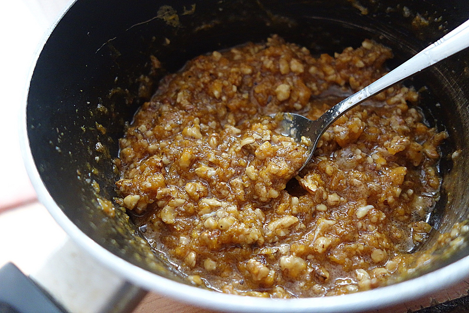 Samba cu crusta de nuci