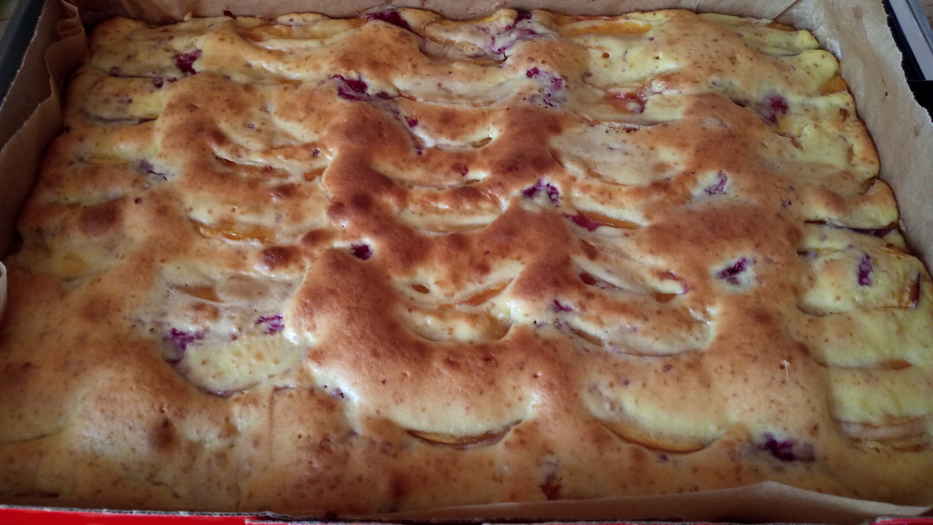 Prajitura cu piersici si zmeura