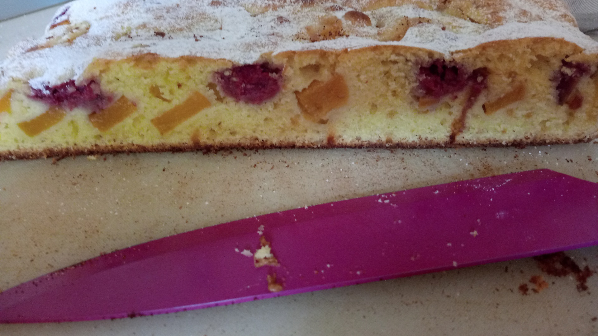 Prajitura cu piersici si zmeura