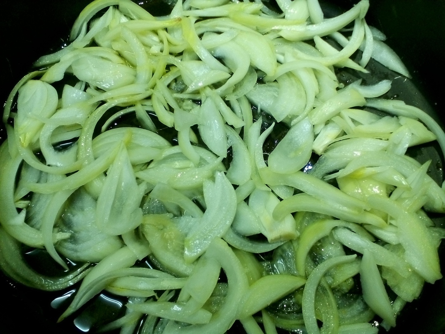 Pui la cuptor pe pat de legume