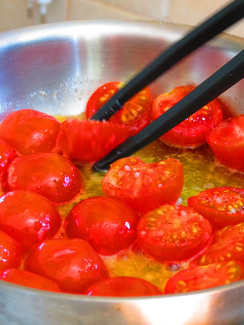 Tarta tatin cu rosii