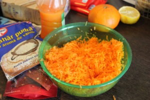 Tort de morcovi cu nuca