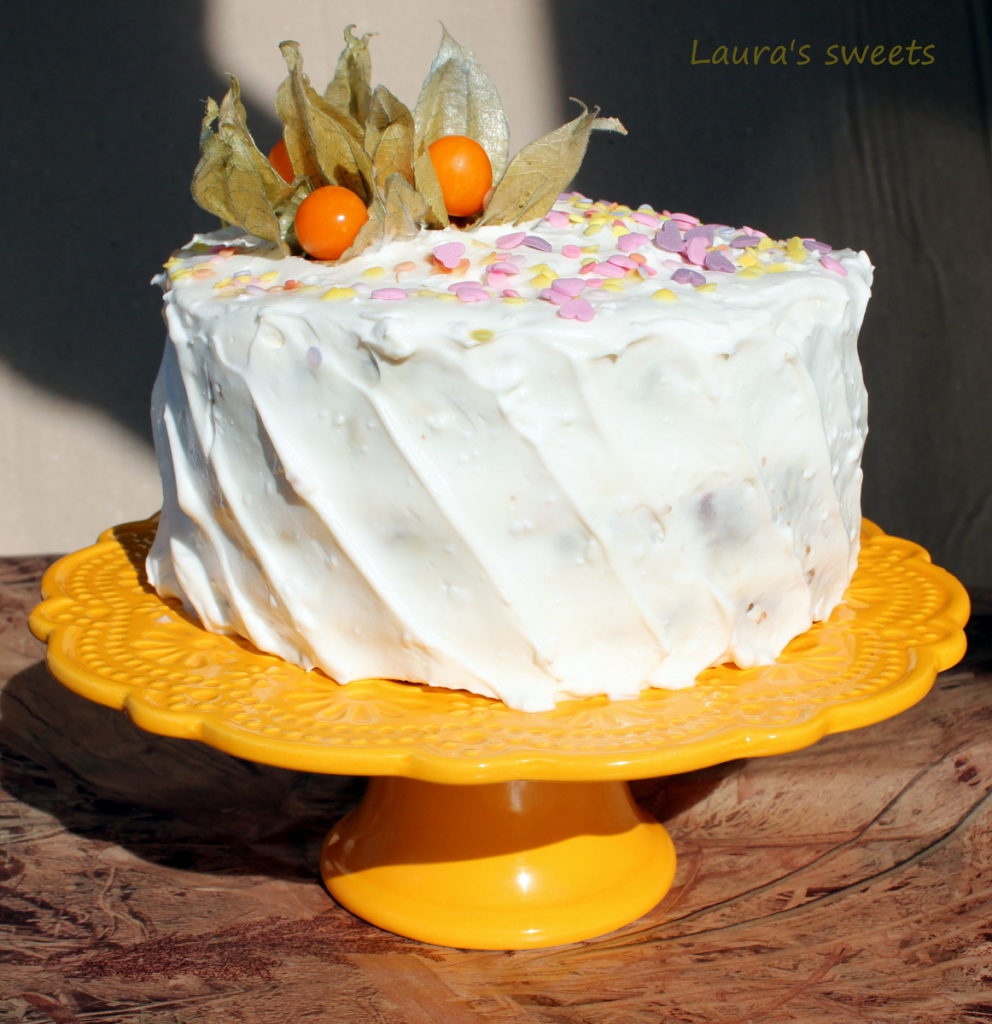 Tort de morcovi cu nuca