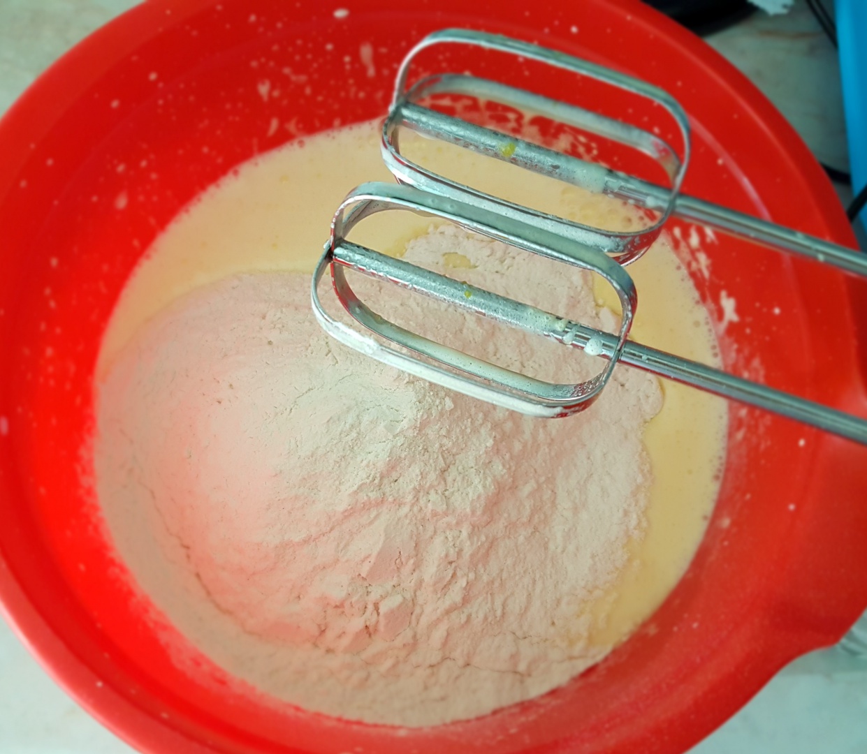 Prajitura marmorata cu caise