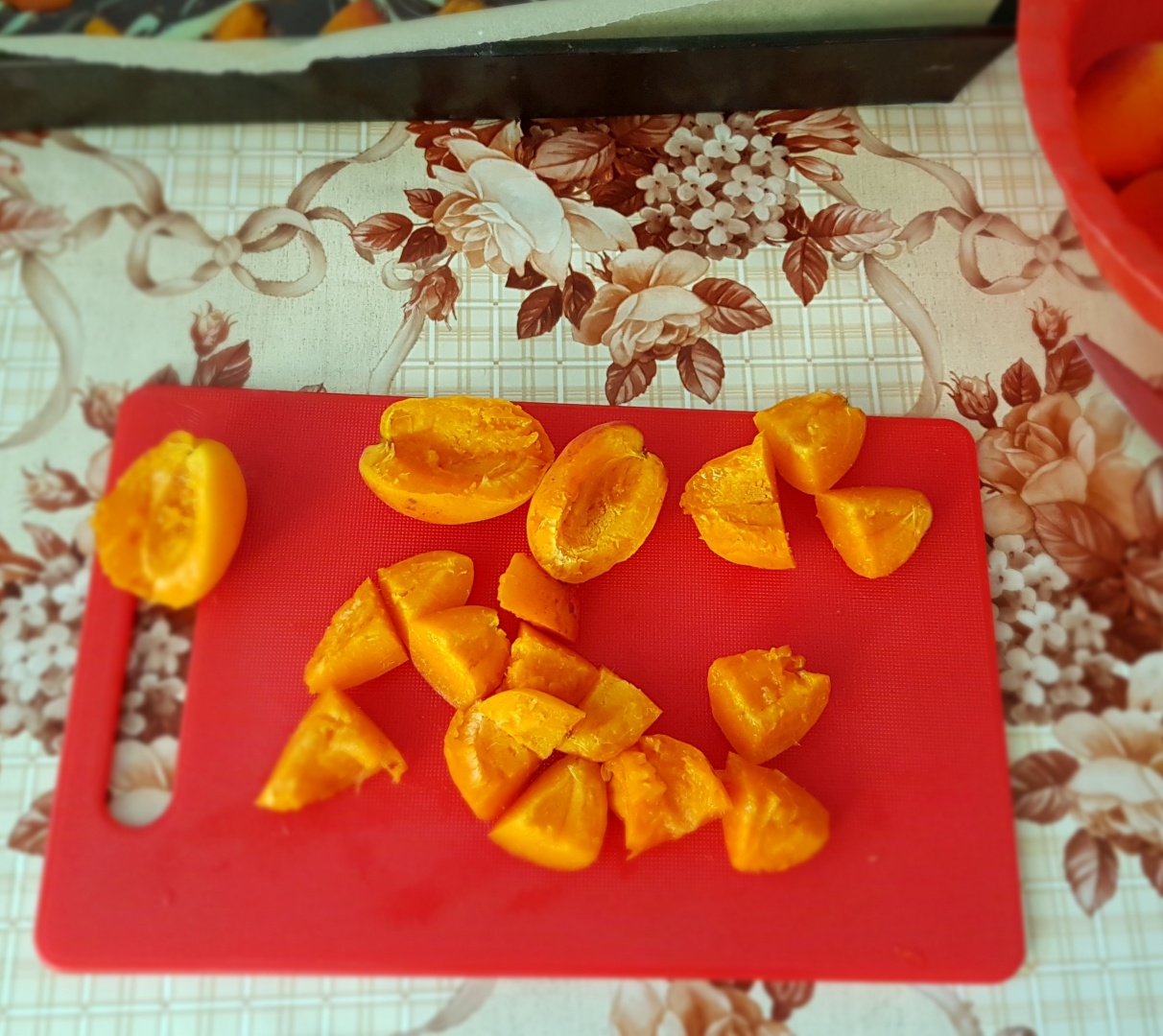 Prajitura marmorata cu caise