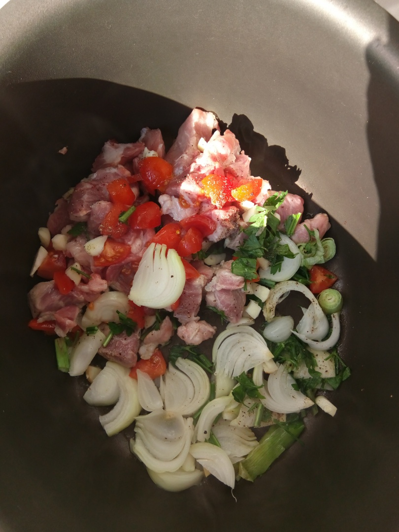 Linte verde cu lamaie si carne de porc