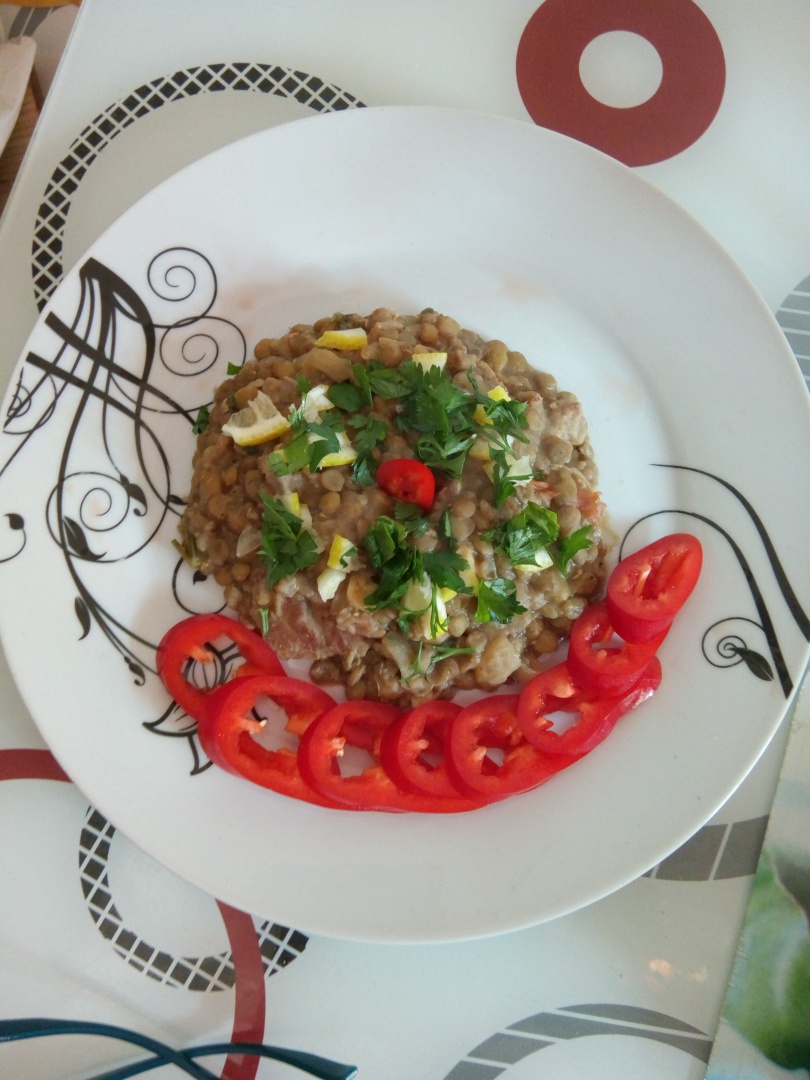 Linte verde cu lamaie si carne de porc