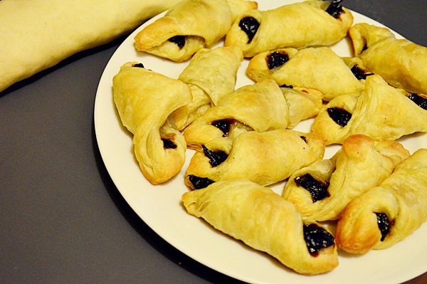 Cornulete cu foietaj si magiun