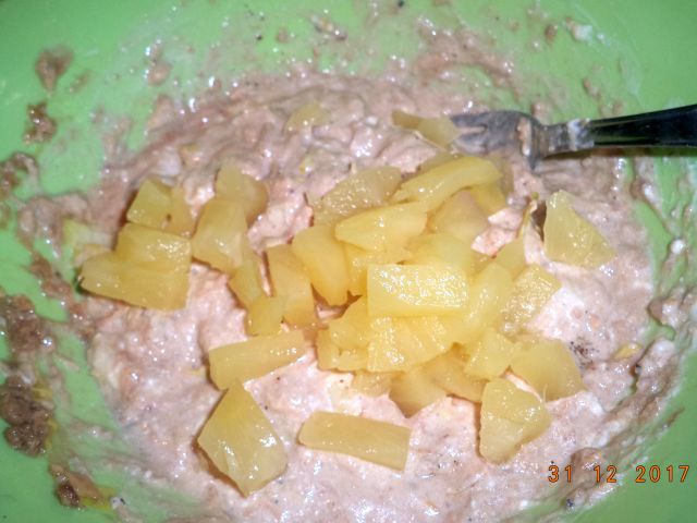 Barcute de andive umplute cu salata exotica