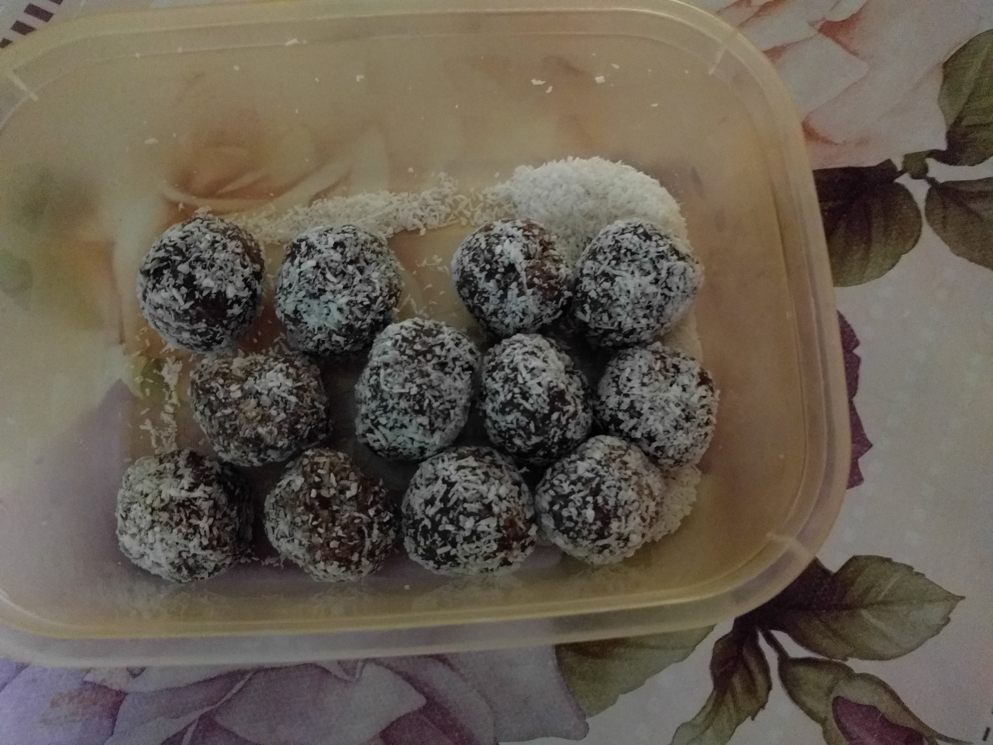 Fondante de curmale cu cocos