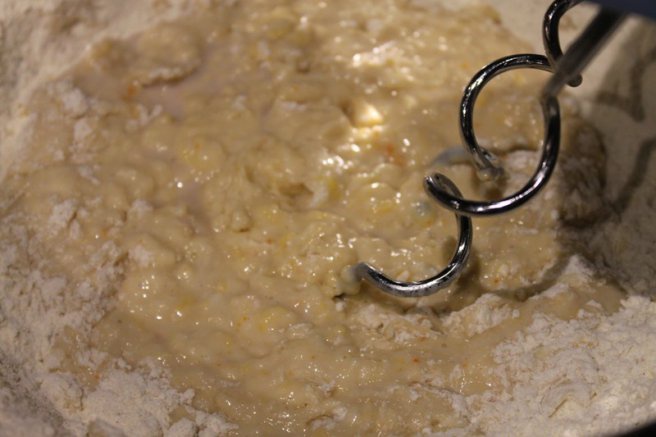 Placinte cu dulceata de caise si migdale prajite