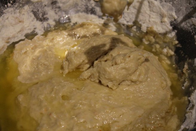 Placinte cu dulceata de caise si migdale prajite