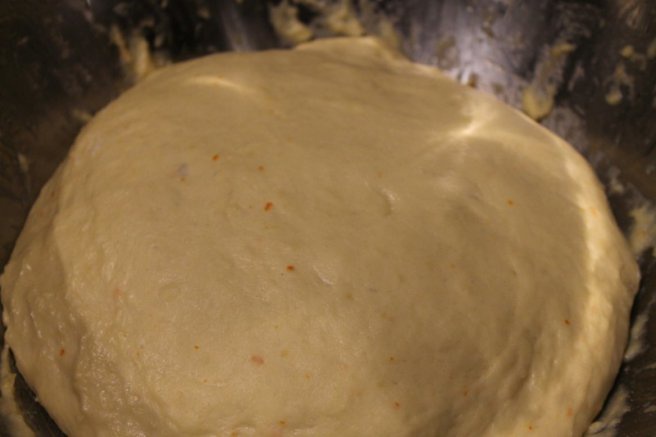 Placinte cu dulceata de caise si migdale prajite