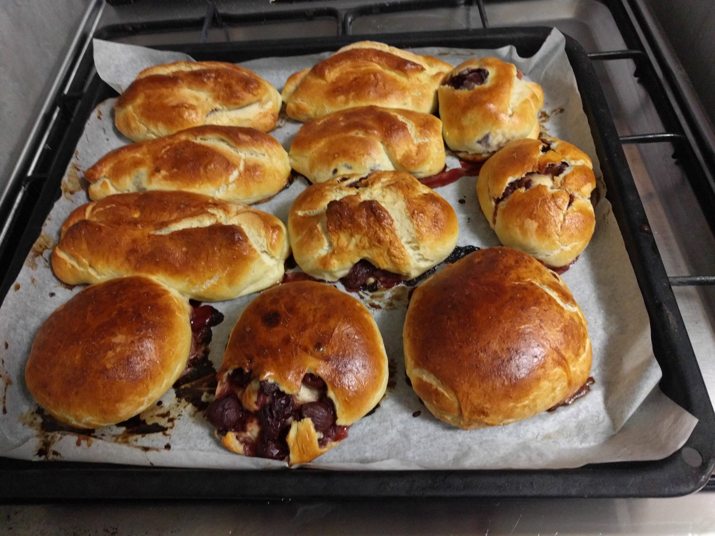 Placinte cu visine -din compot sau congelate