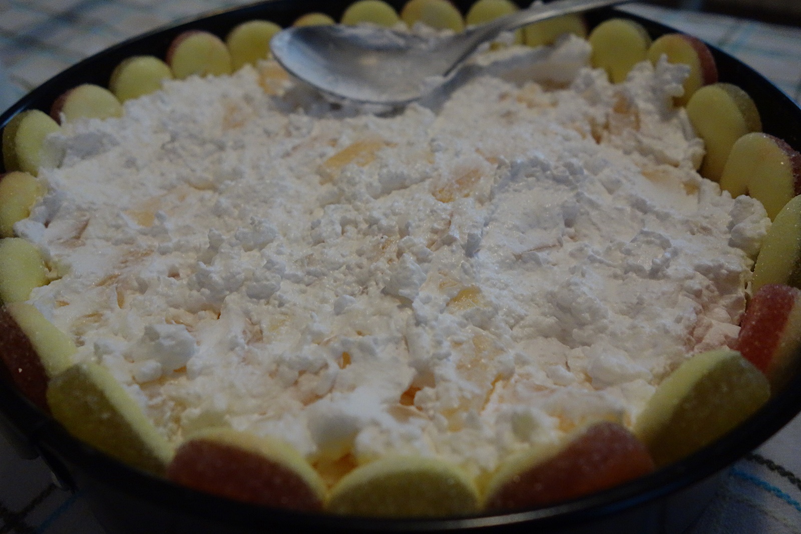 Gelle-cheesecake cu ananas si krantz