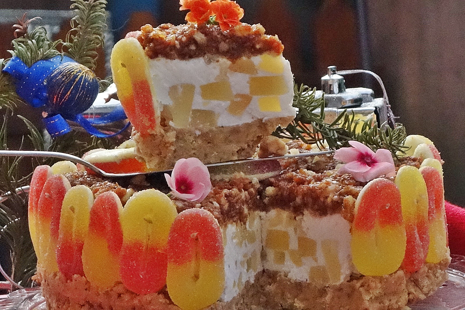 Gelle-cheesecake cu ananas si krantz