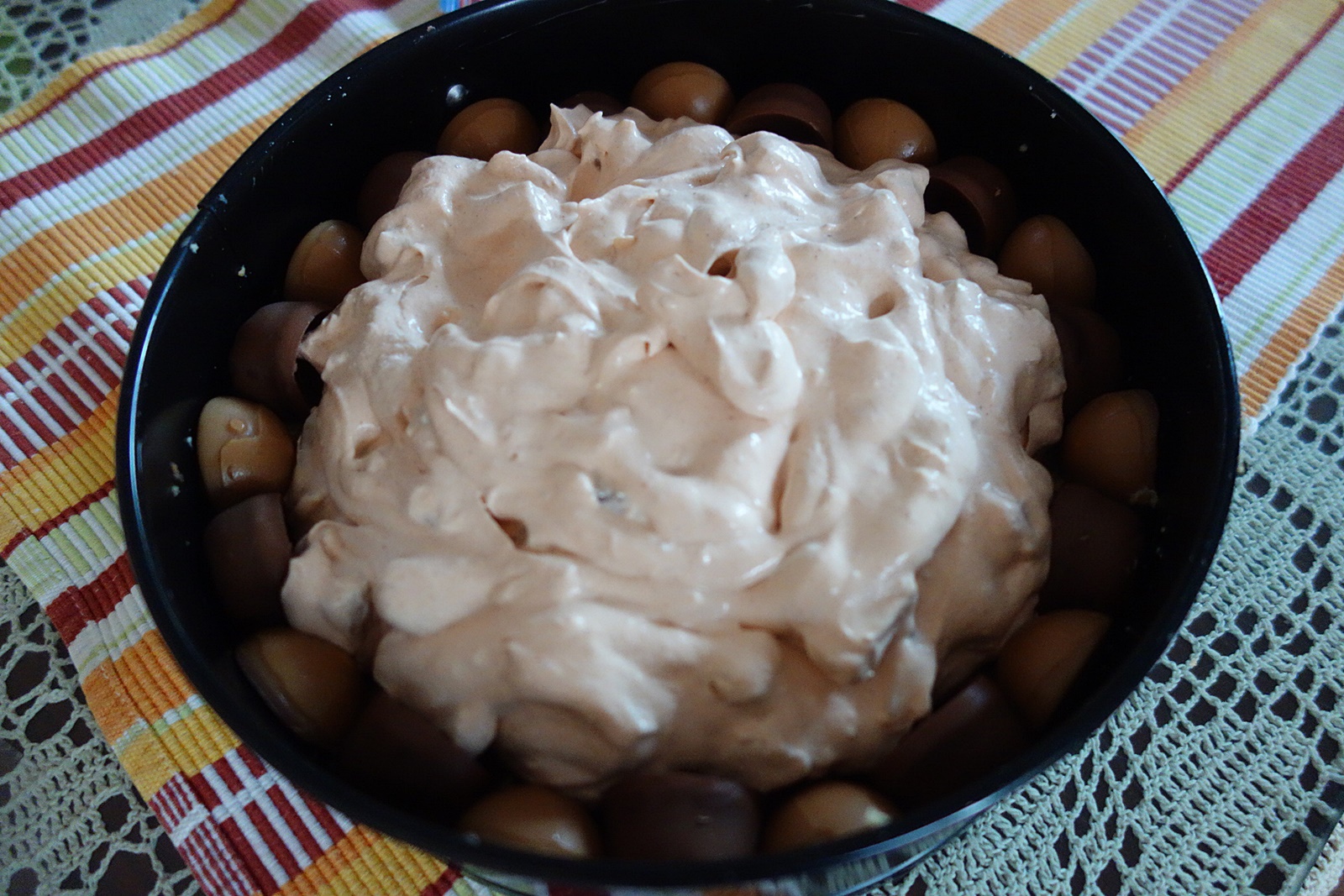 Prajitura cu biscuiti si jeleu de macese