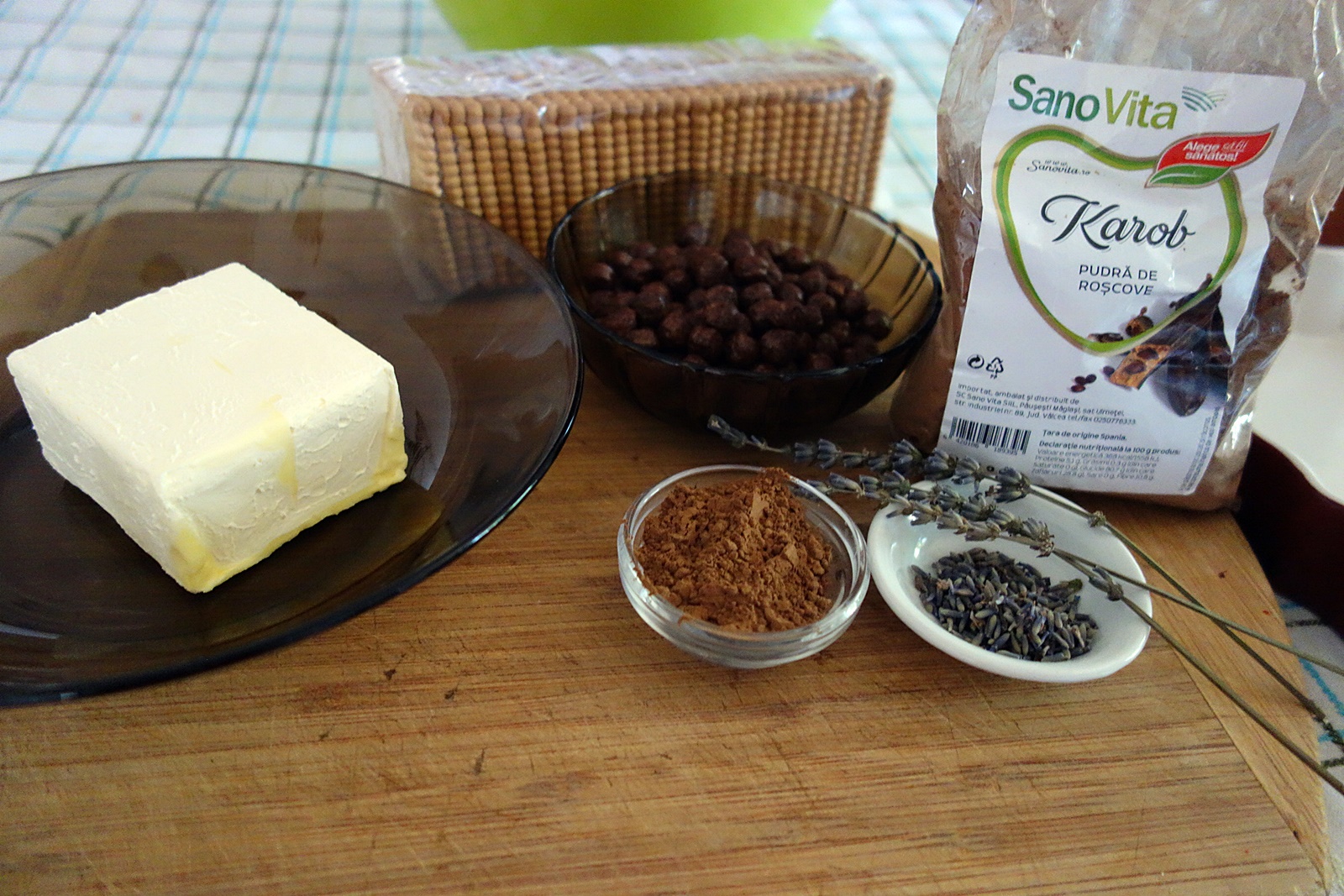 Tarta racoritoare cu grapefruit rosu si lavanda parfumata