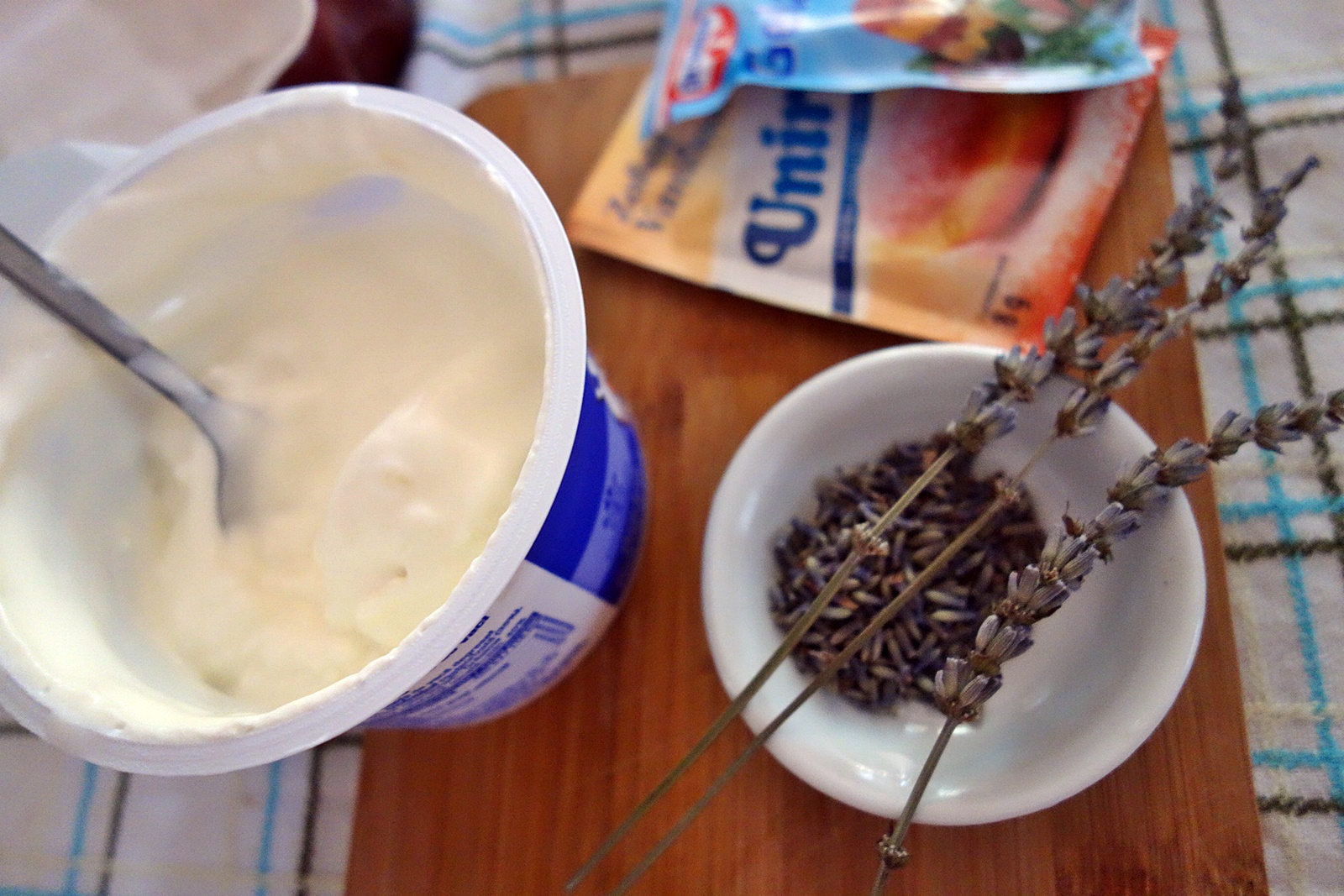 Tarta racoritoare cu grapefruit rosu si lavanda parfumata