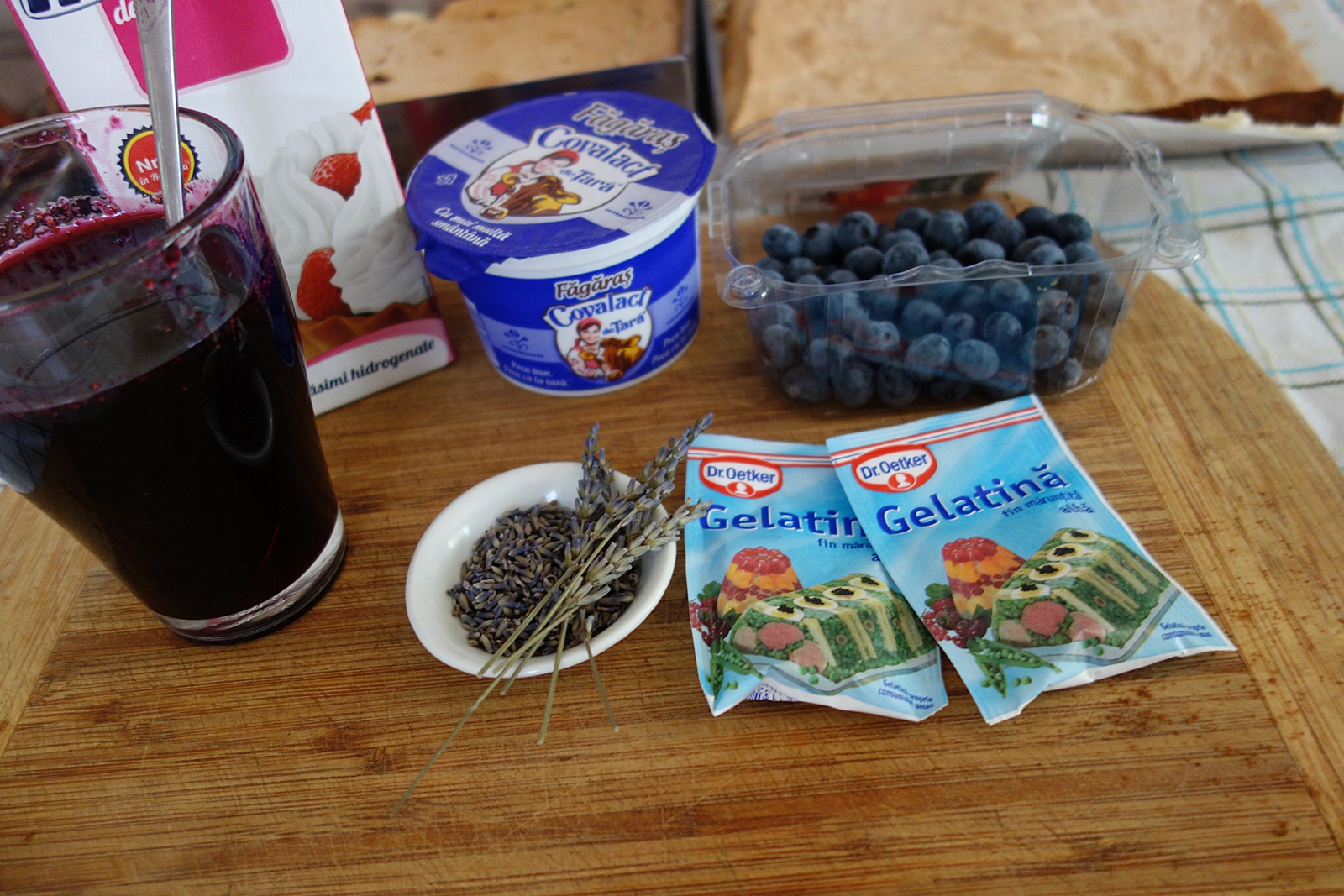 Prajitura cu afine si lavanda