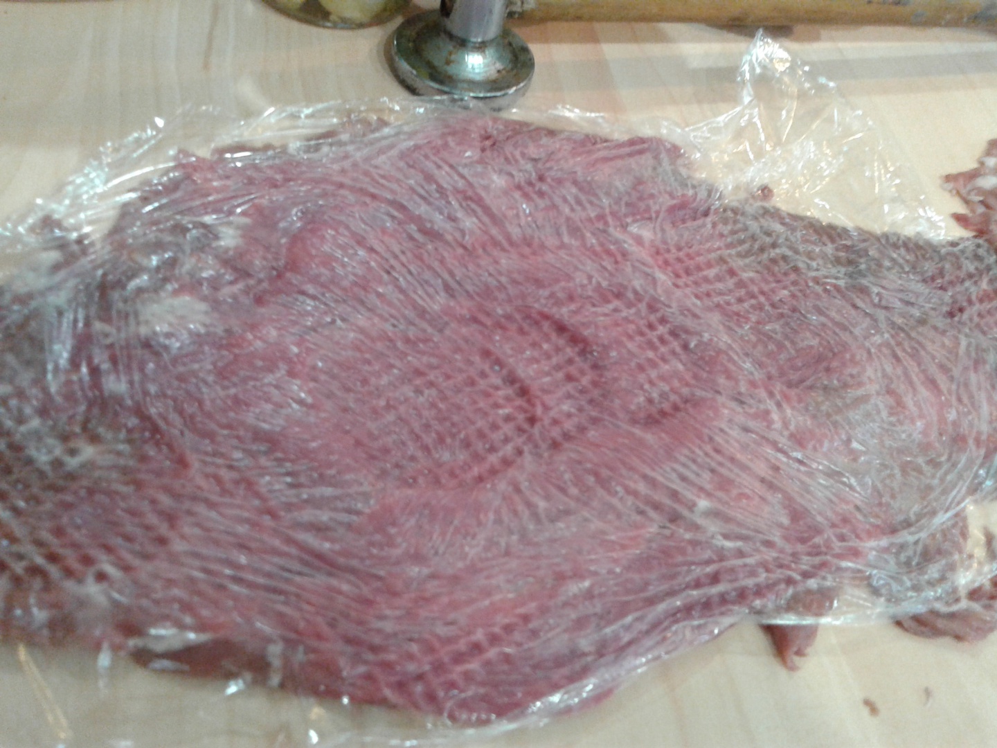 Rulada de carne cu prune uscate