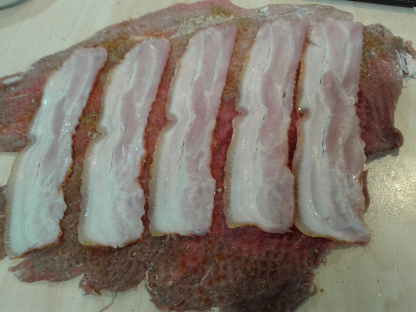 Rulada de carne cu prune uscate