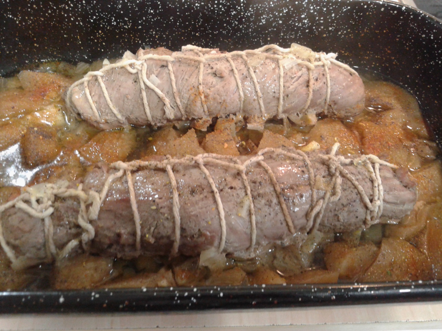 Rulada de carne cu prune uscate