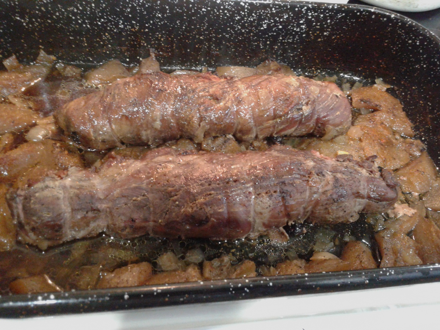 Rulada de carne cu prune uscate