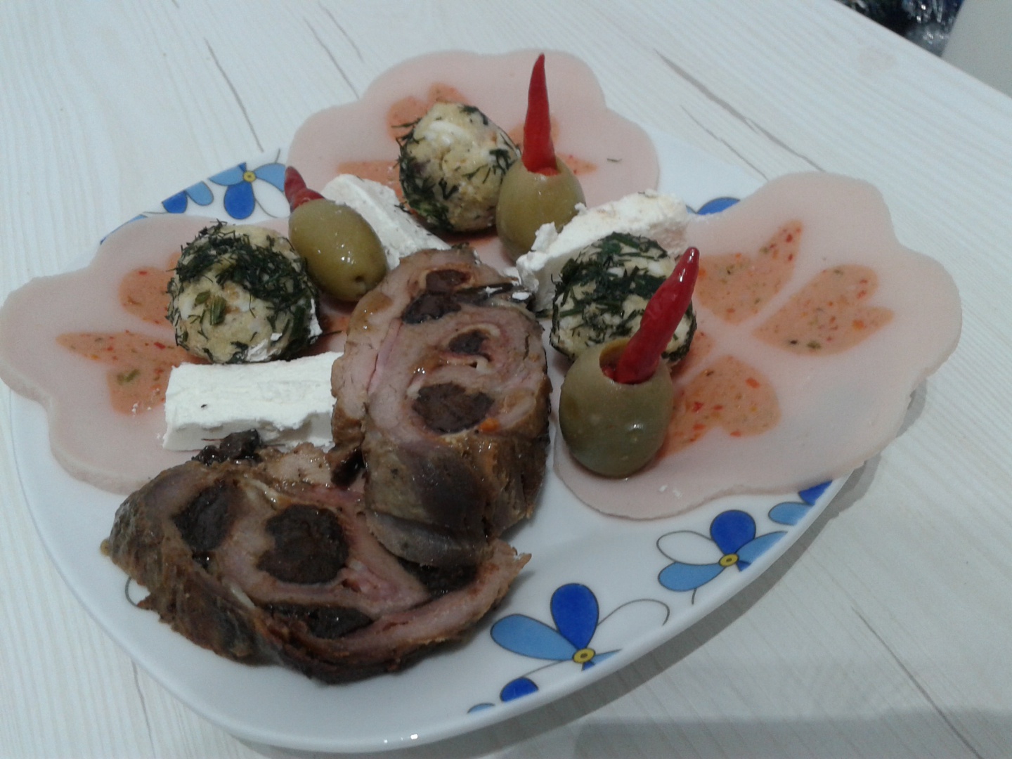 Rulada de carne cu prune uscate