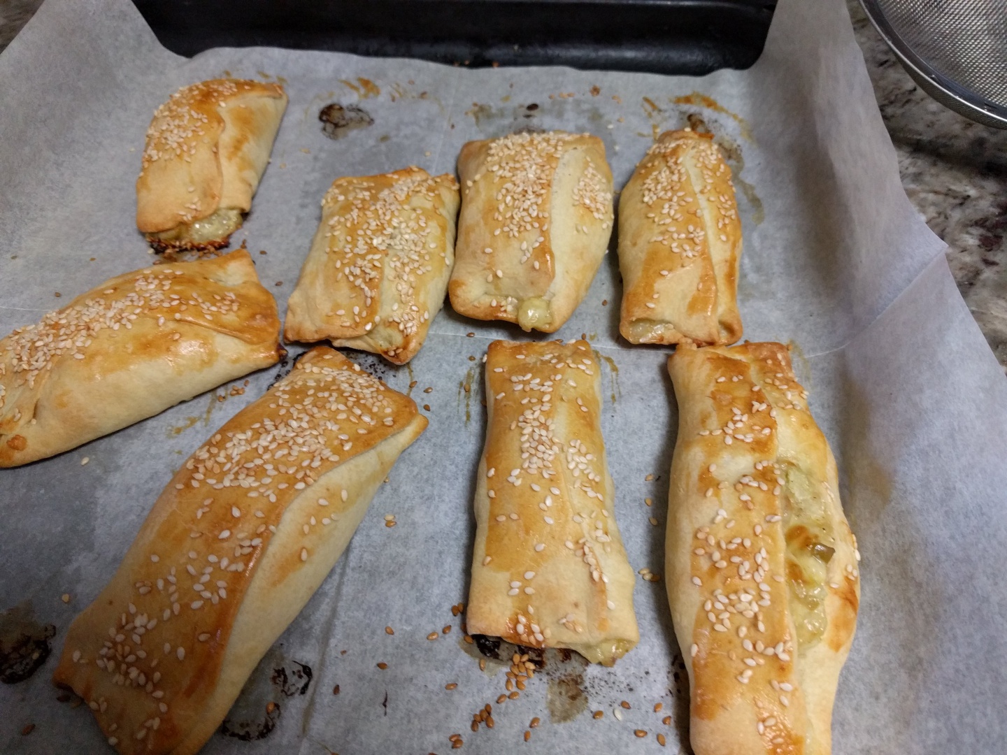 Pateuri cu branza vegetala