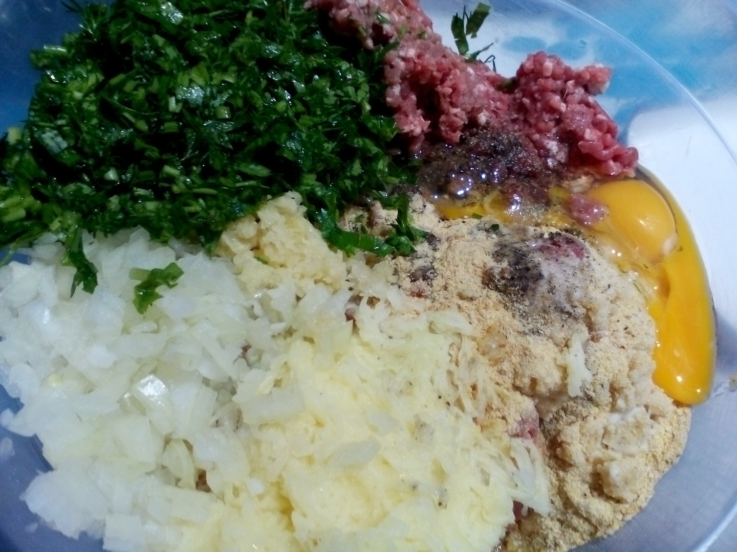 Parjolute moldovenesti in sos, cu garnitura de piure de cartofi