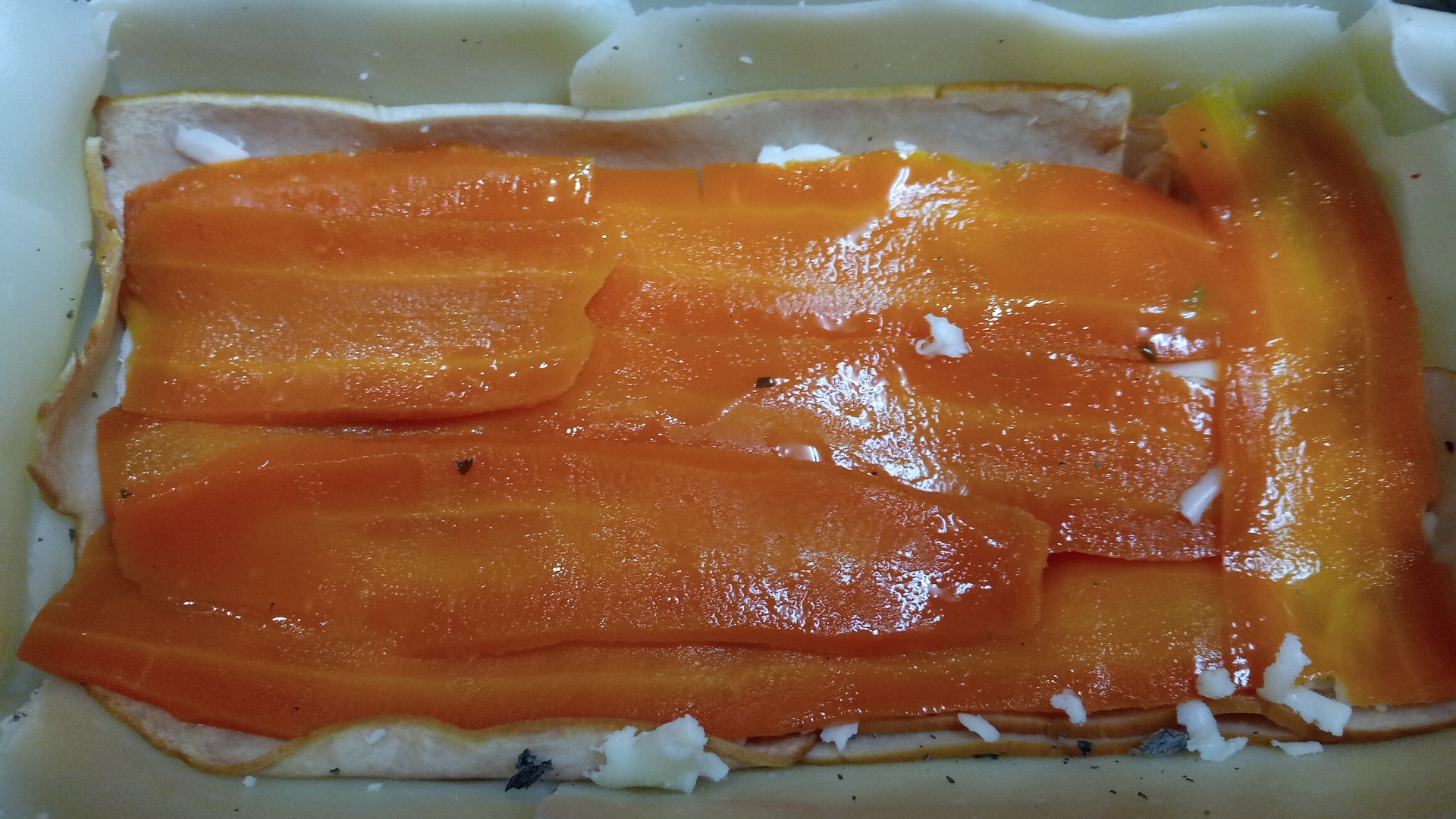 Terina cu legume, cascaval si sunca afumata din piept de curcan