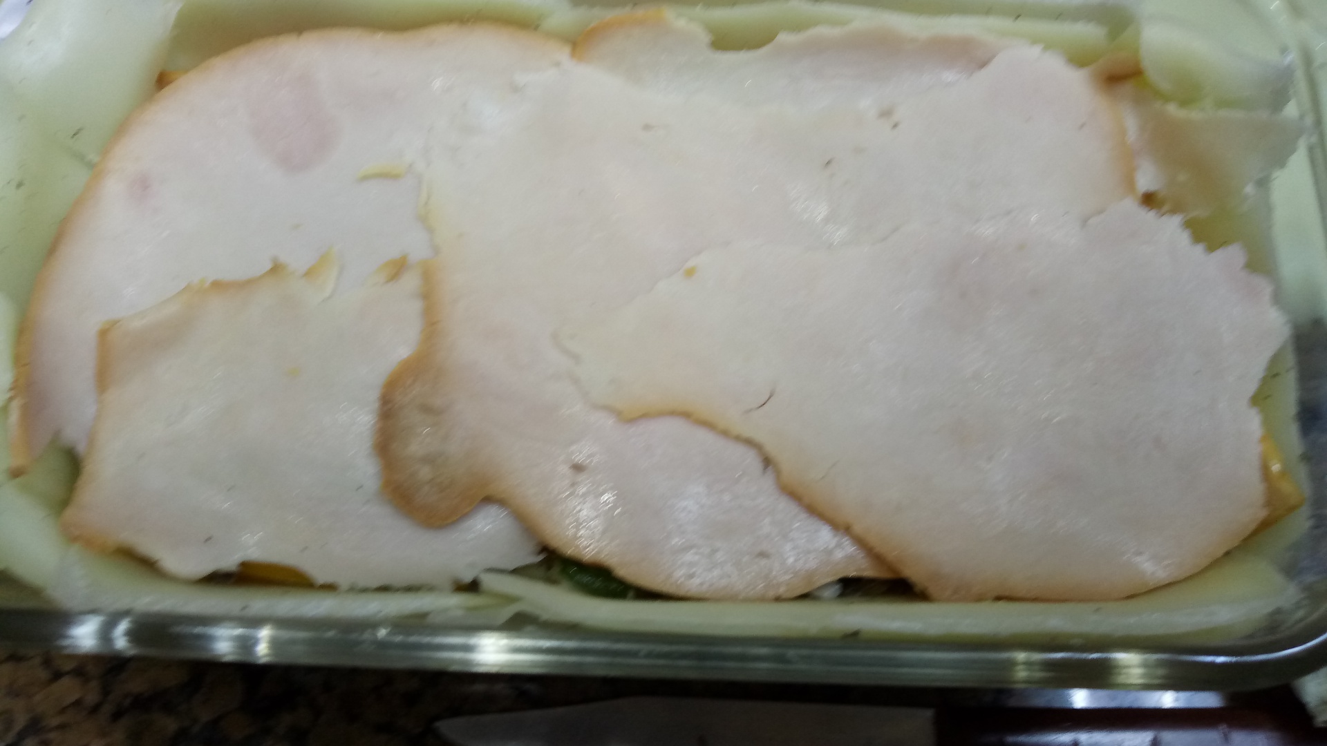 Terina cu legume, cascaval si sunca afumata din piept de curcan