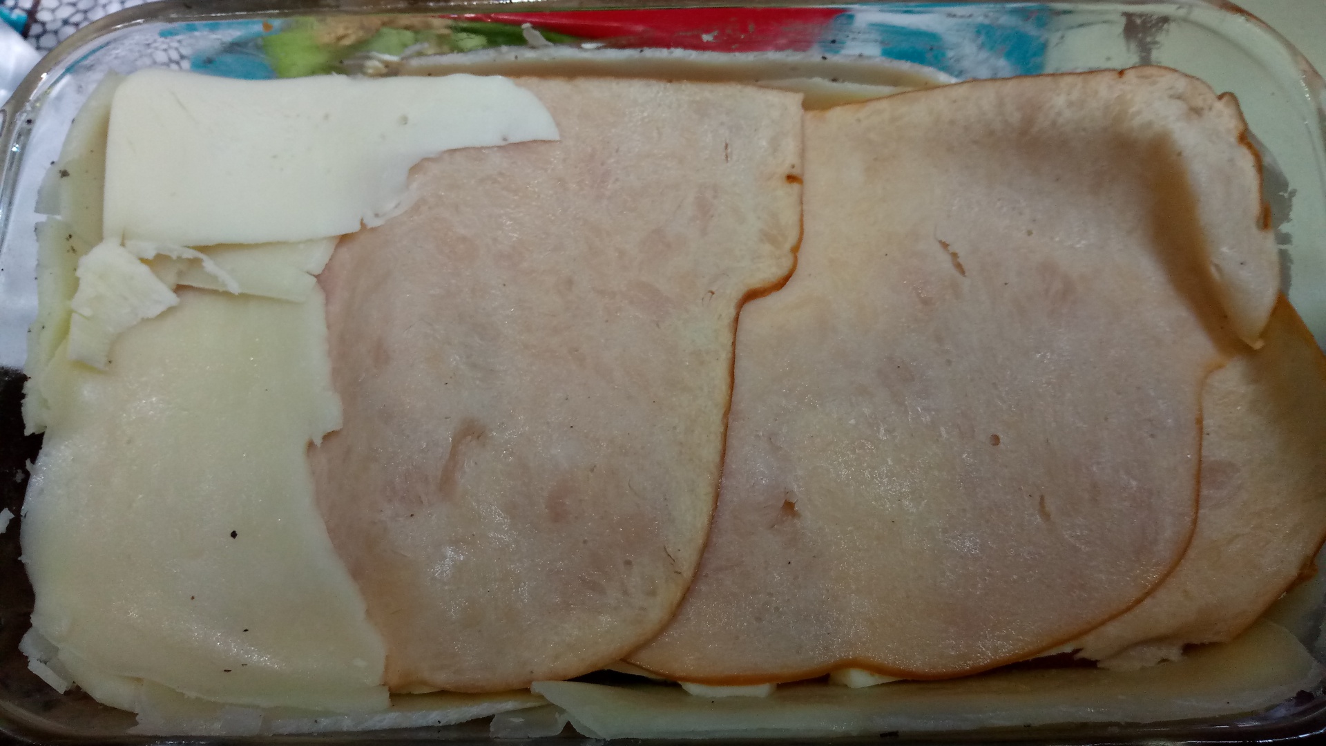 Terina cu legume, cascaval si sunca afumata din piept de curcan