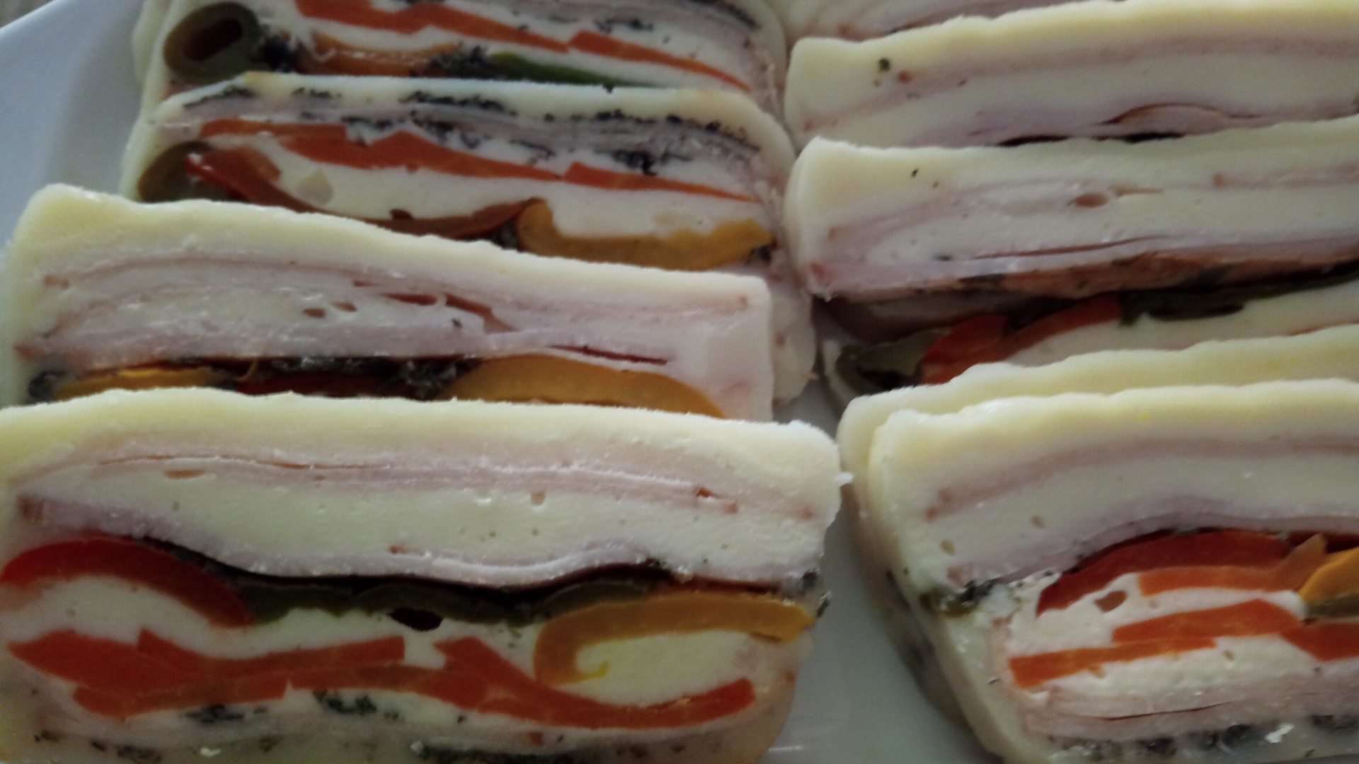 Terina cu legume, cascaval si sunca afumata din piept de curcan