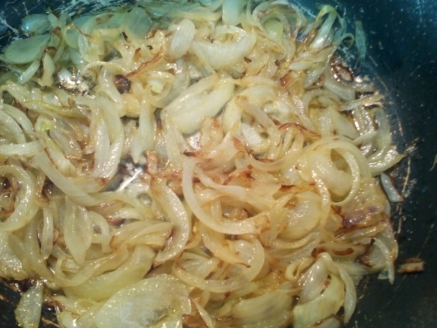 Peste umplut cu legume la cuptor, in sos de rosii cu garnitura de orez