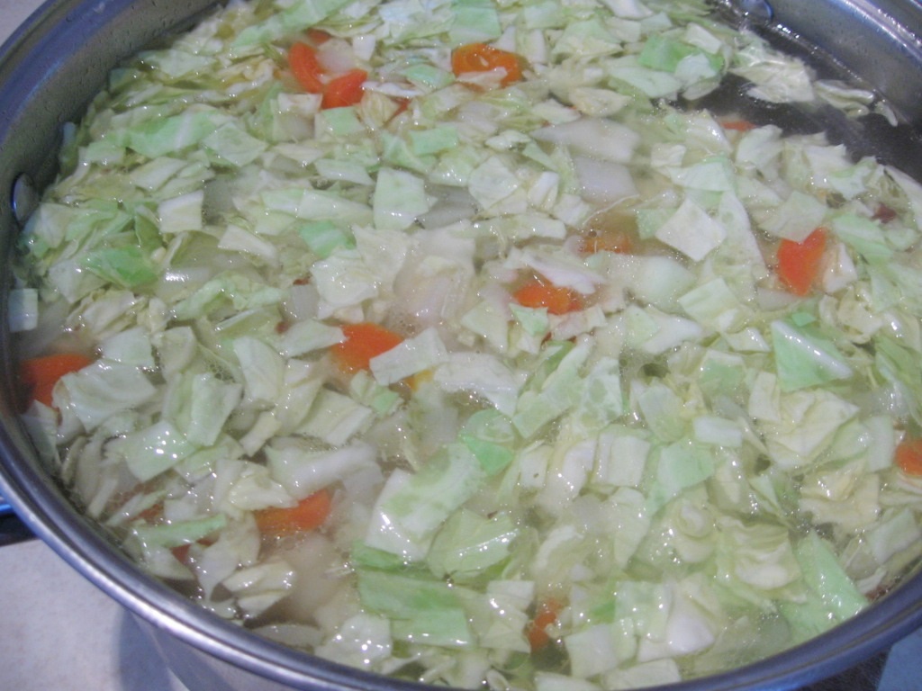 Ciorba de varza cu afumatura de porc