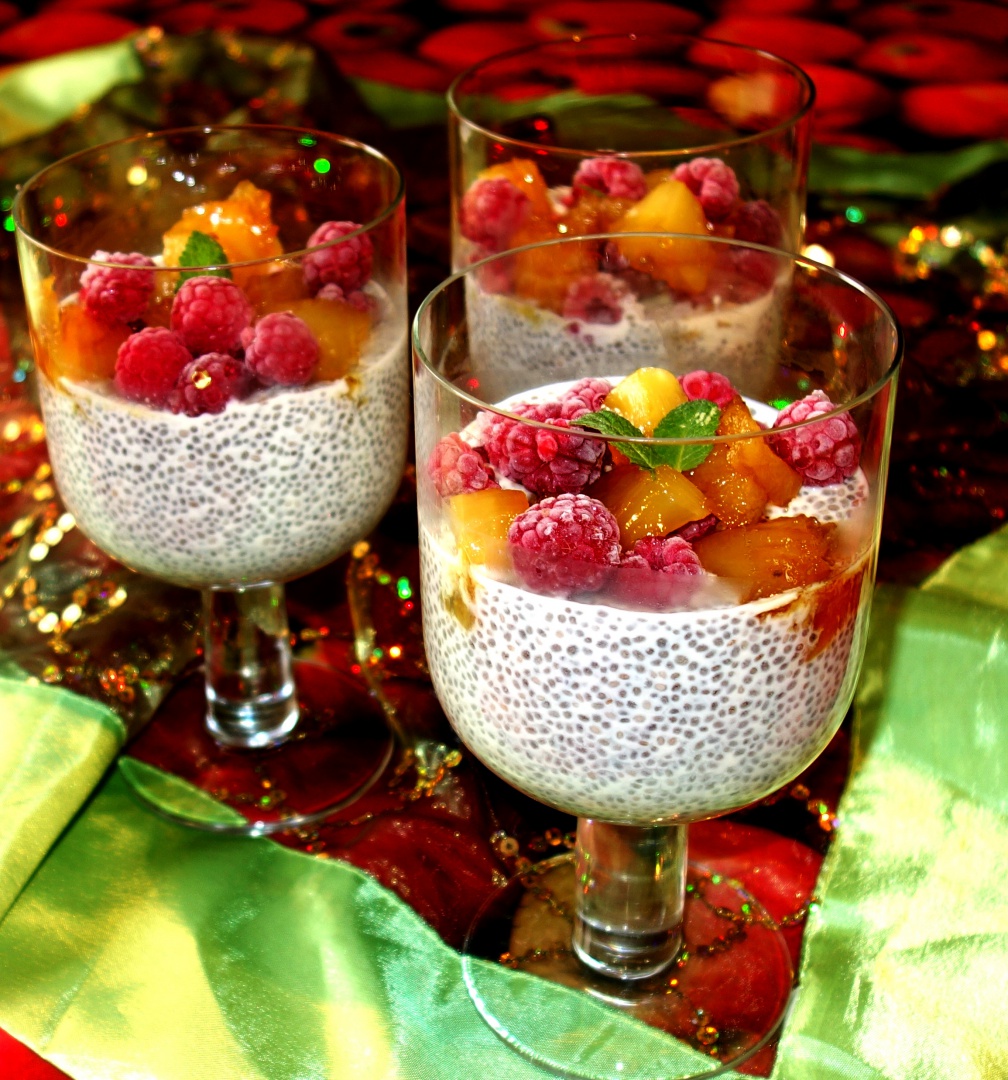 Budinca de chia cu ananas caramelizat