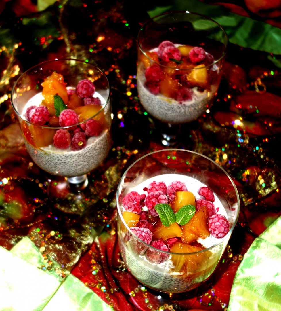 Budinca de chia cu ananas caramelizat