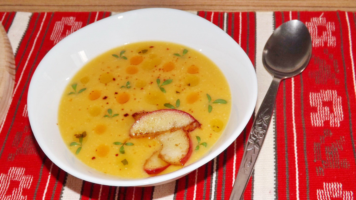 Supa crema de dovleac cu mar