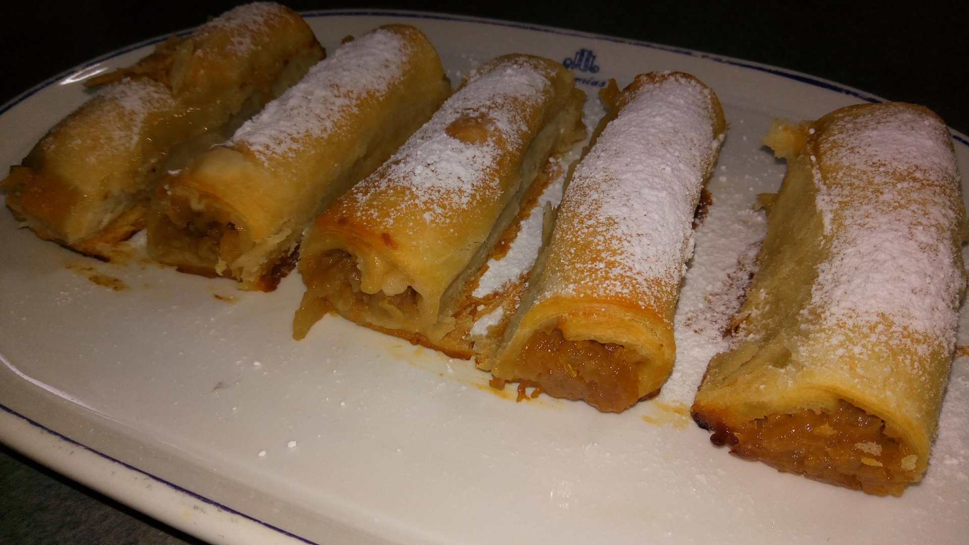 Strudel cu mere din aluat de casa