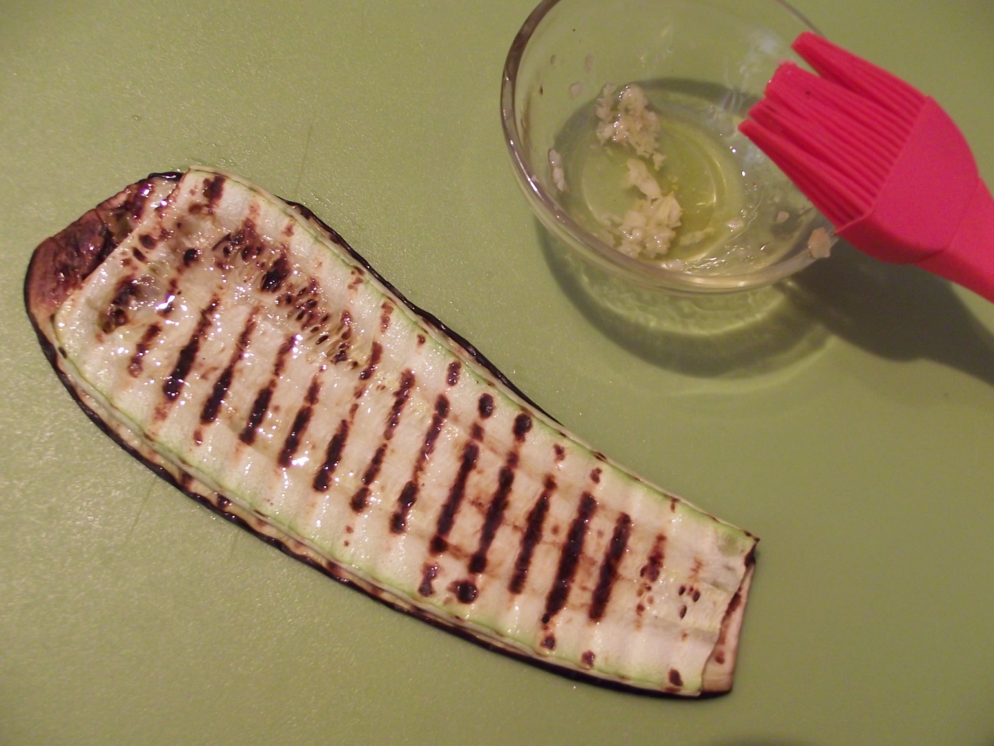 Rulouri aperitiv cu legume la grill si branza. Reteta delicioasa, sanatoasa si usor de preparat